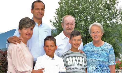 familie-oberhofer-famiglia-appartements-haselstaude-meransen-appartamenti-maranza familie-oberhofer-famiglia-appartements-haselstaude-meransen-appartamenti-maranza